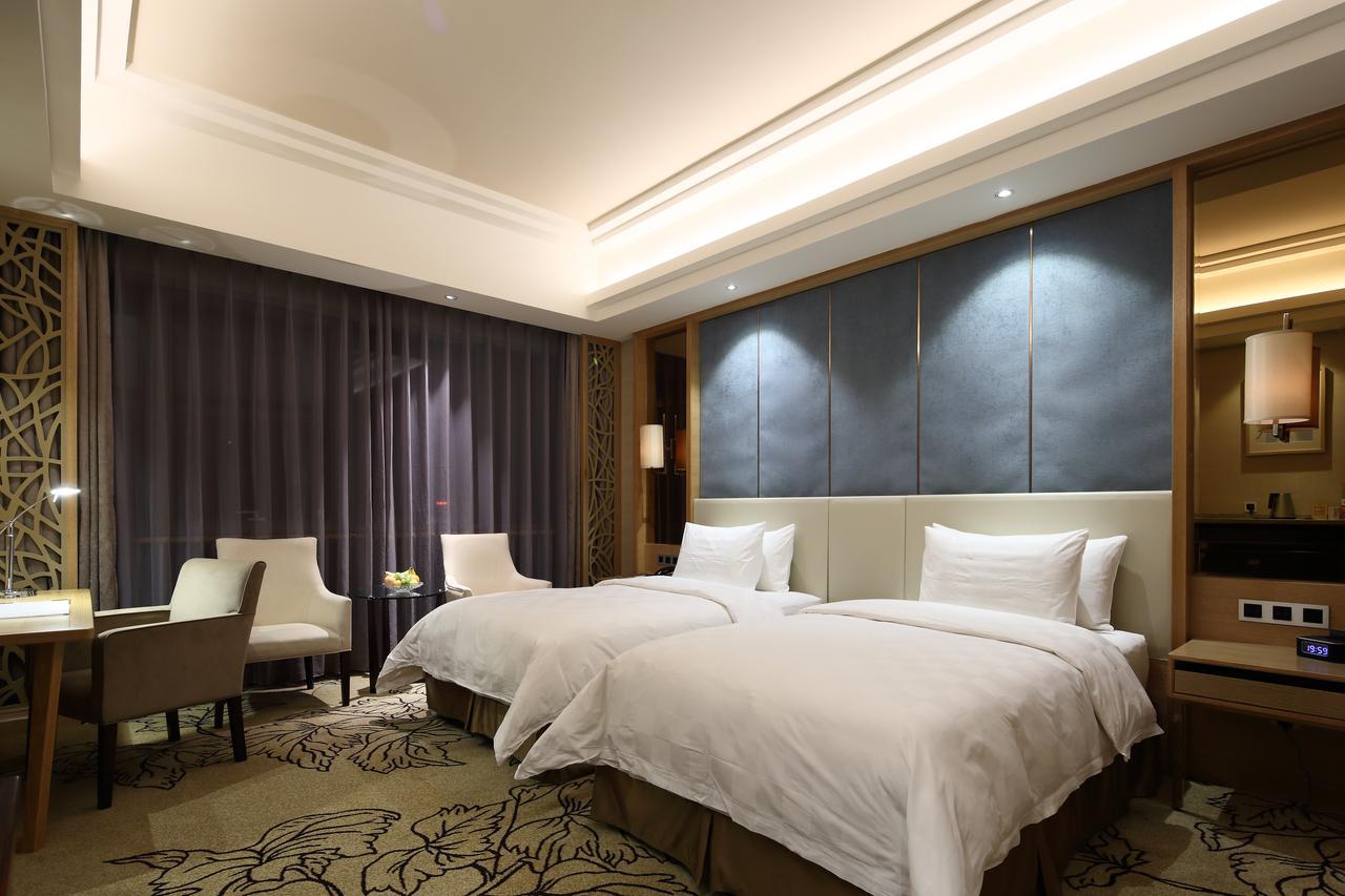 Jinan Luxury Blue Horizon Hotel Exteriör bild