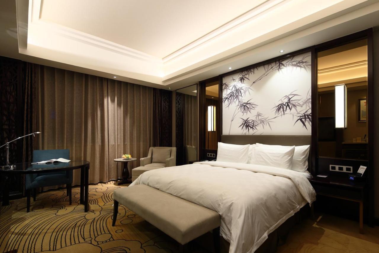 Jinan Luxury Blue Horizon Hotel Exteriör bild
