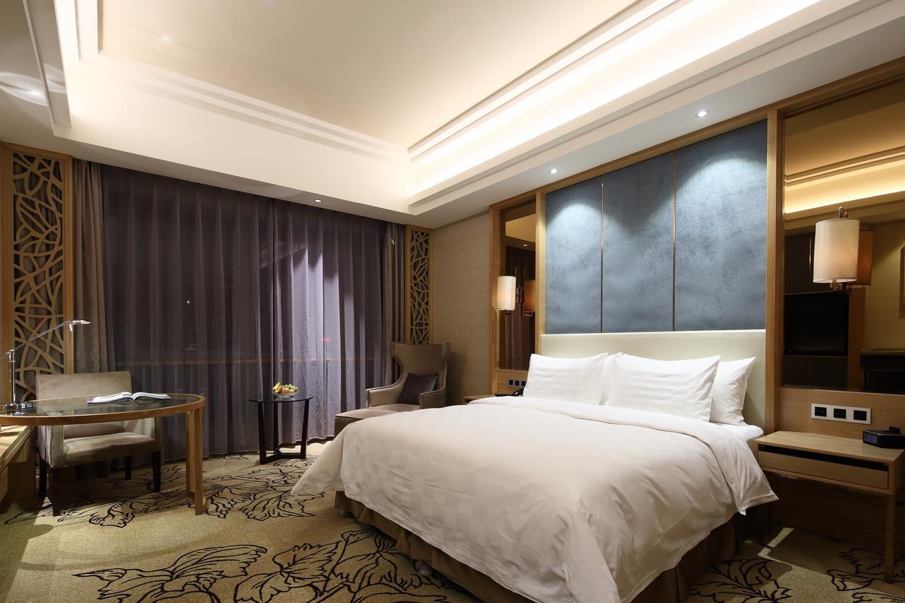 Jinan Luxury Blue Horizon Hotel Exteriör bild