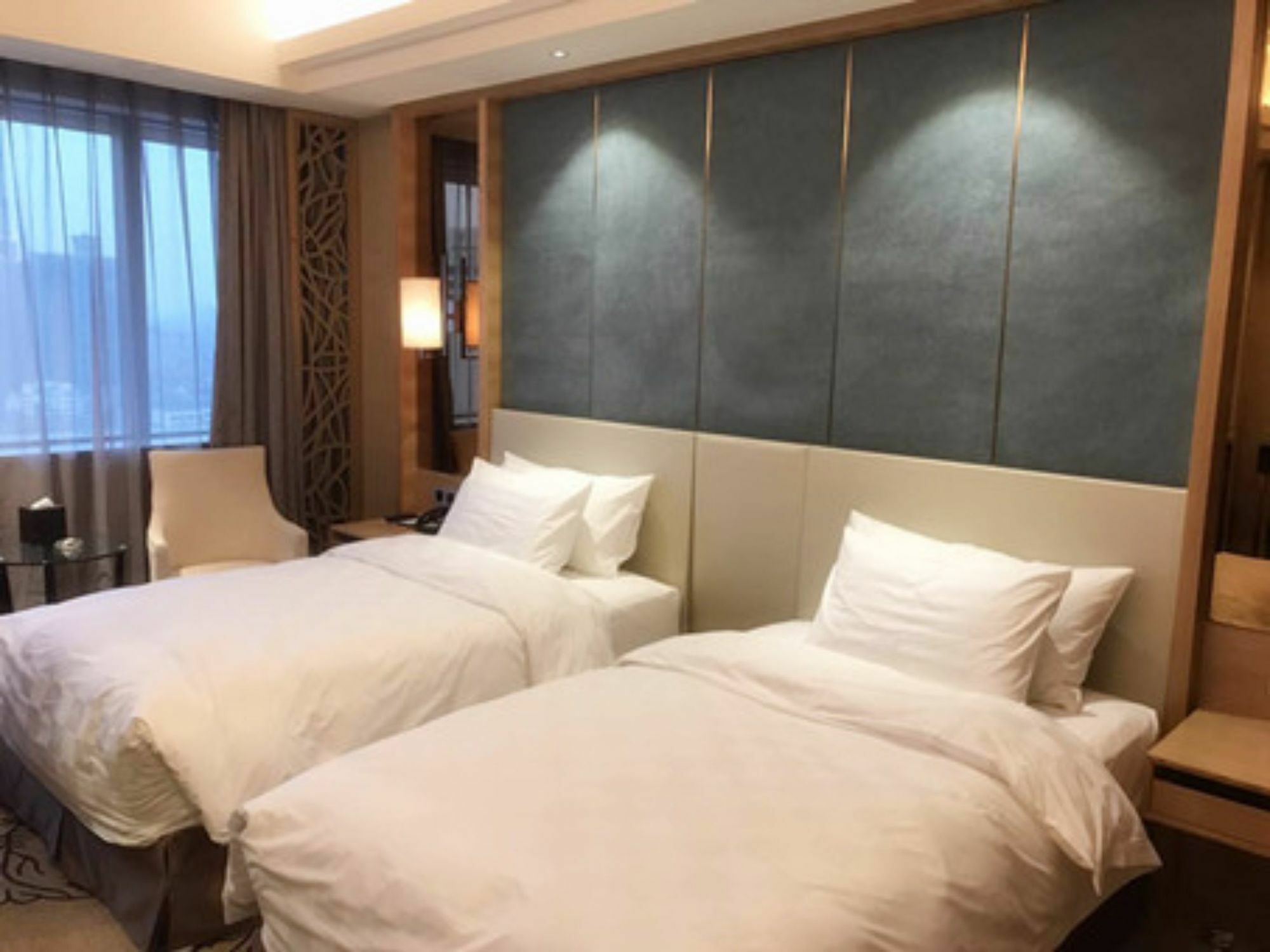 Jinan Luxury Blue Horizon Hotel Exteriör bild